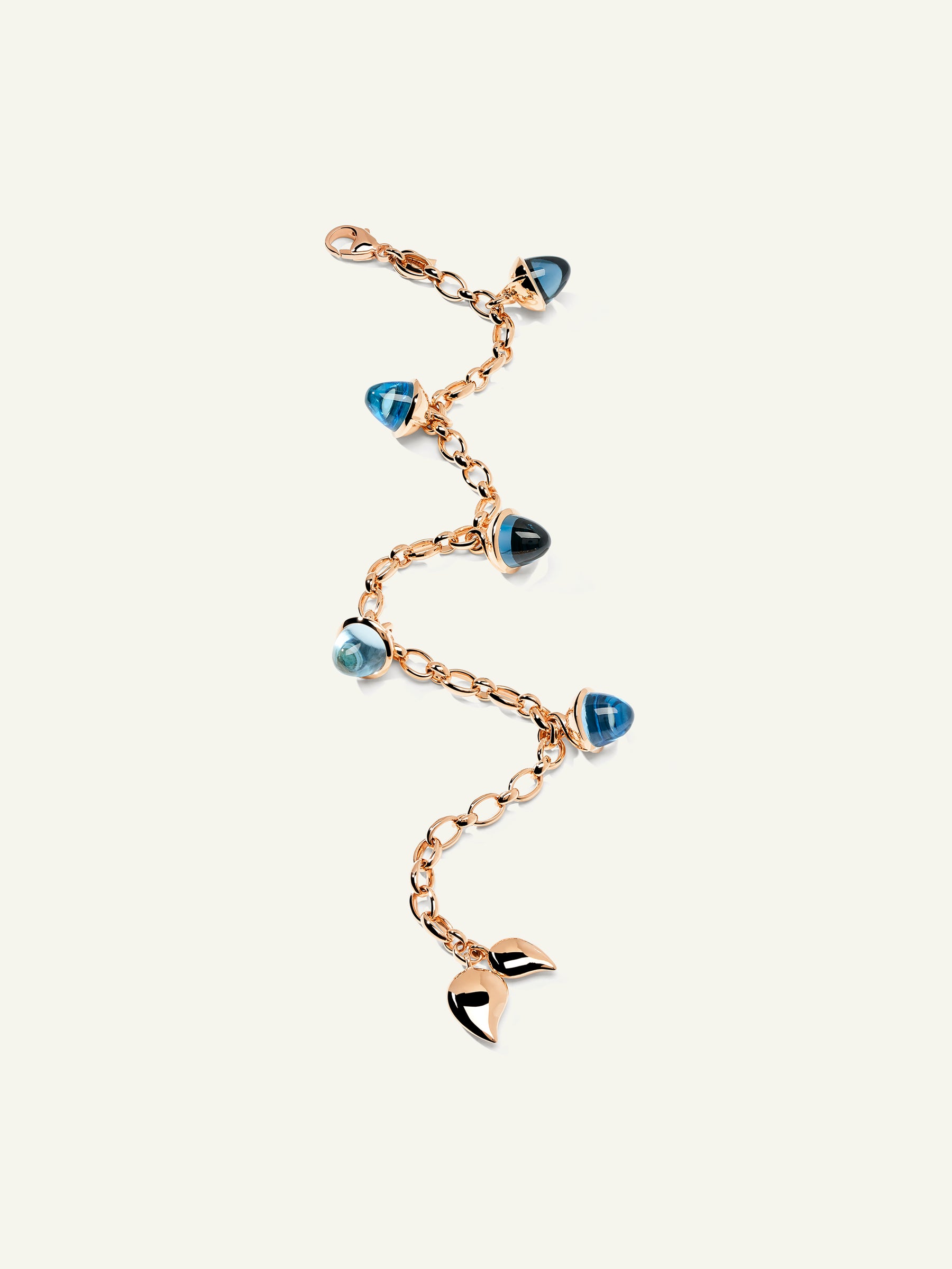 MIKADO Flamenco Charm Armband in 'Sky'