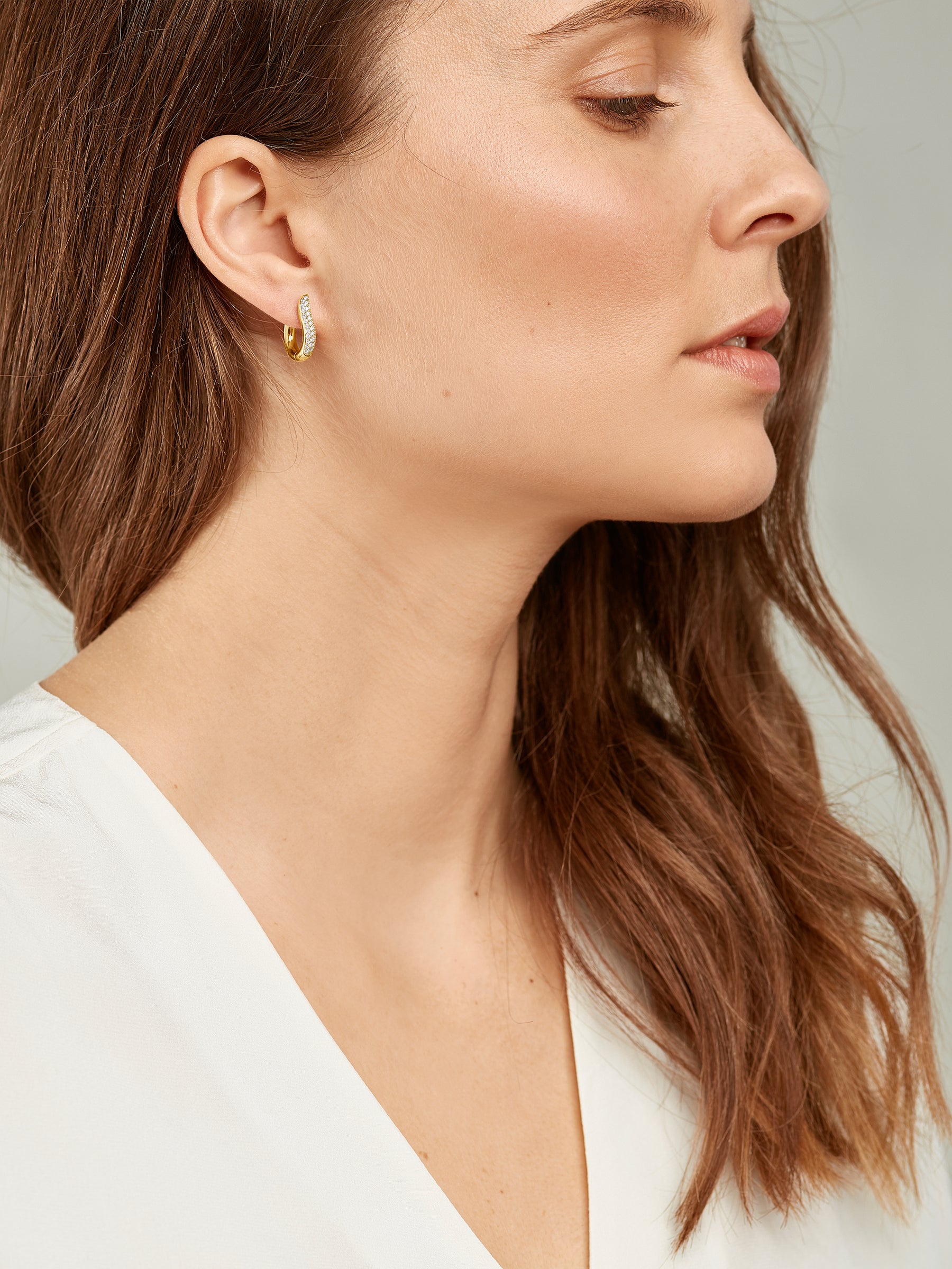 SIGNATURE Earrings Hoop small Diamond Pavé 18K Gelbgold