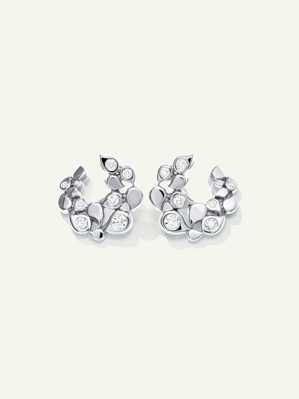 SNOWFLAKES Alternating Hoop Earrings in 'Classic'