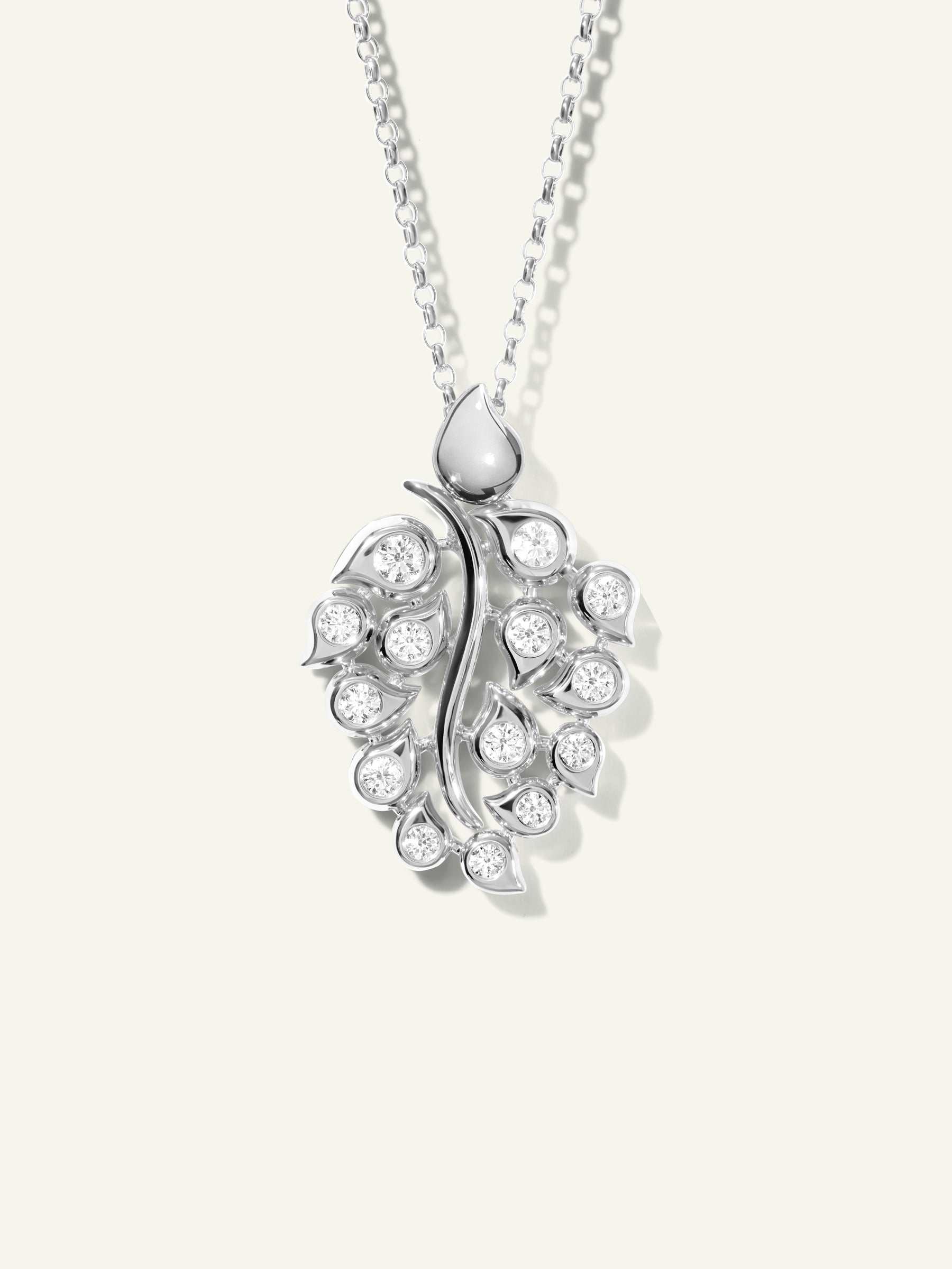 SNOWFLAKES Leaf Pendant in 'Classic' / 'Sky'