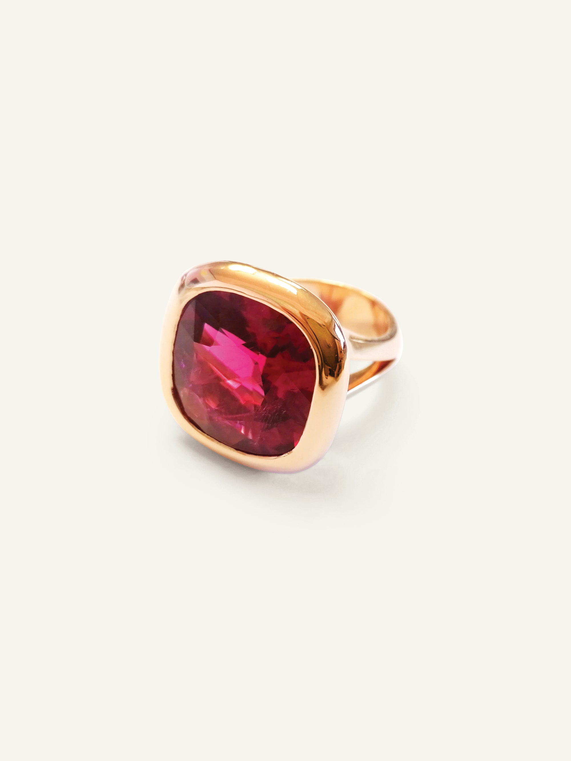 CUSHION Ring with Rubellite