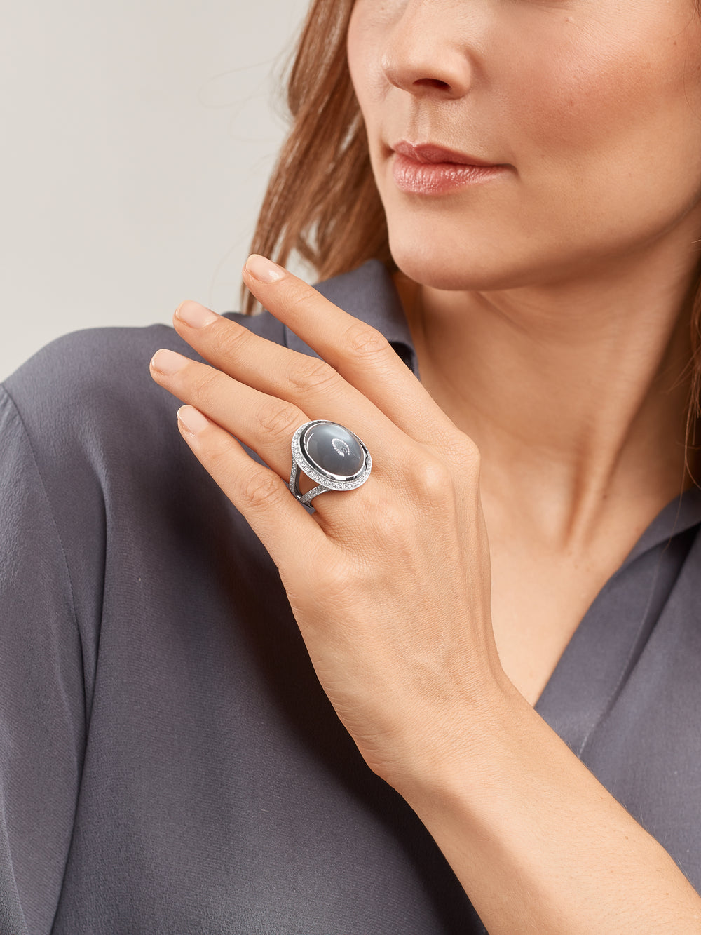 CUSHION Small Ring with Grey Moonstones and Diamond Pavé