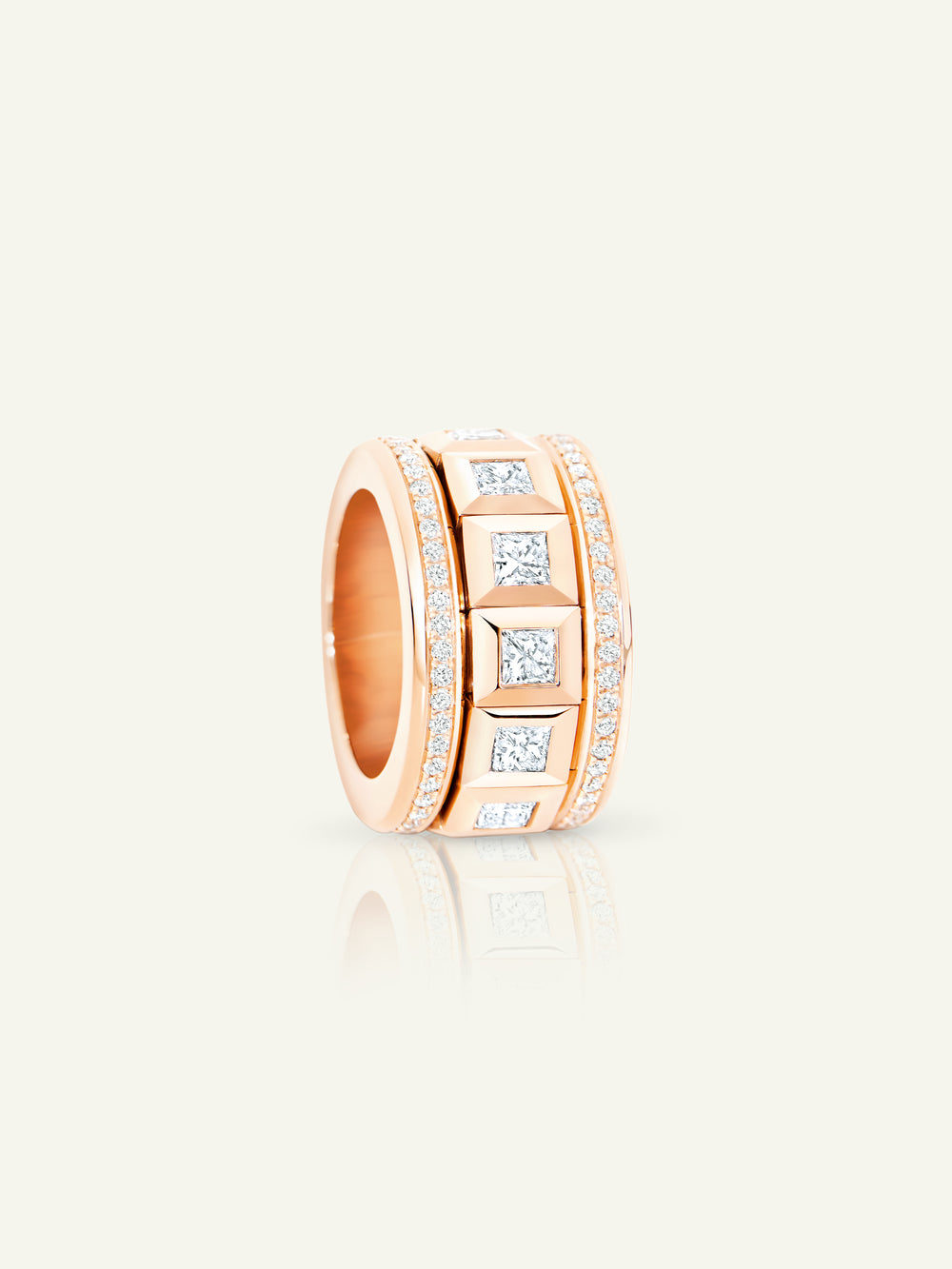 CURRICULUM VITAE 77 Ring with Princess Cut Diamonds and Diamond Pavé