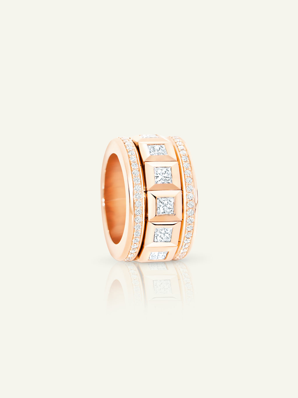 CURRICULUM VITAE 77 Ring with Princess Cut Diamonds and Diamond Pavé