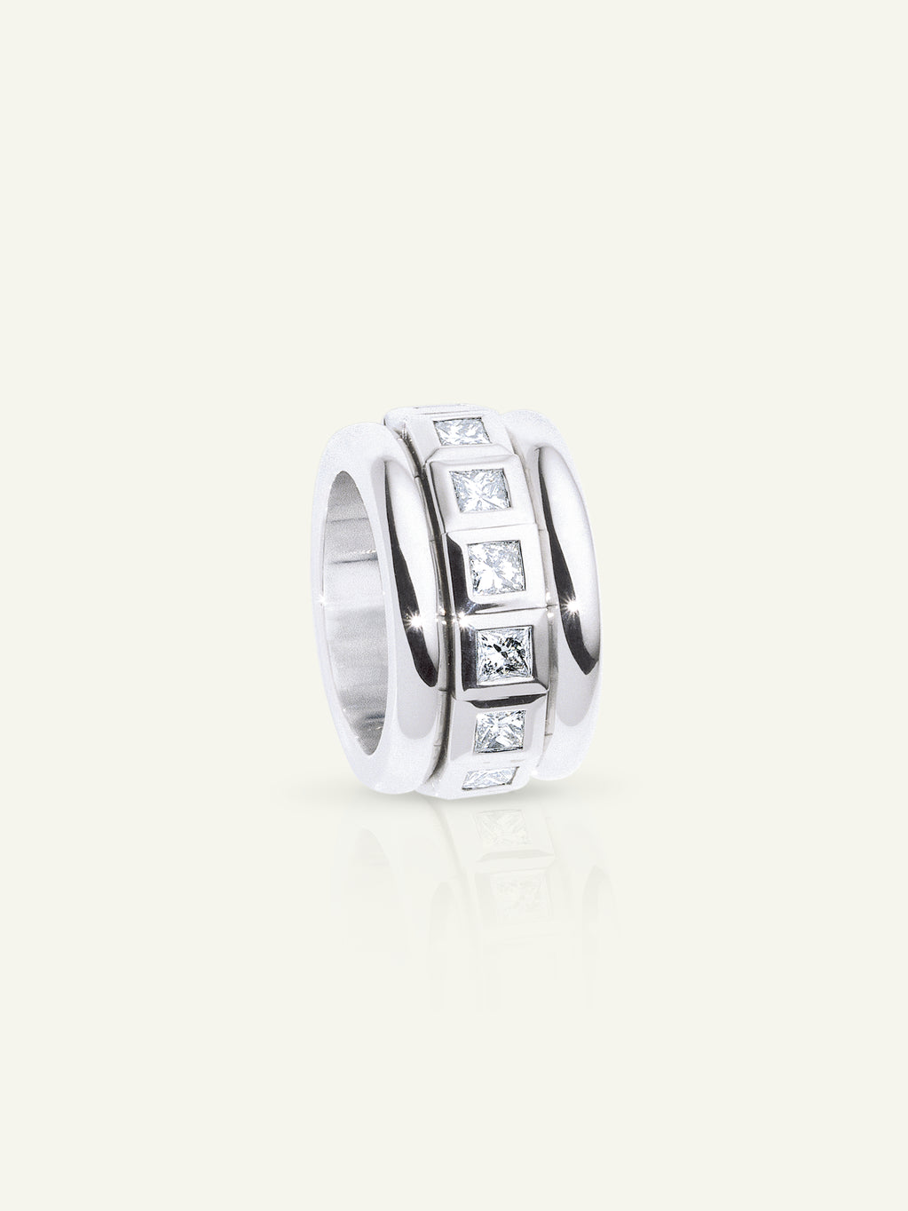 CURRICULUM VITAE 77 Ring with Princess Cut Diamonds