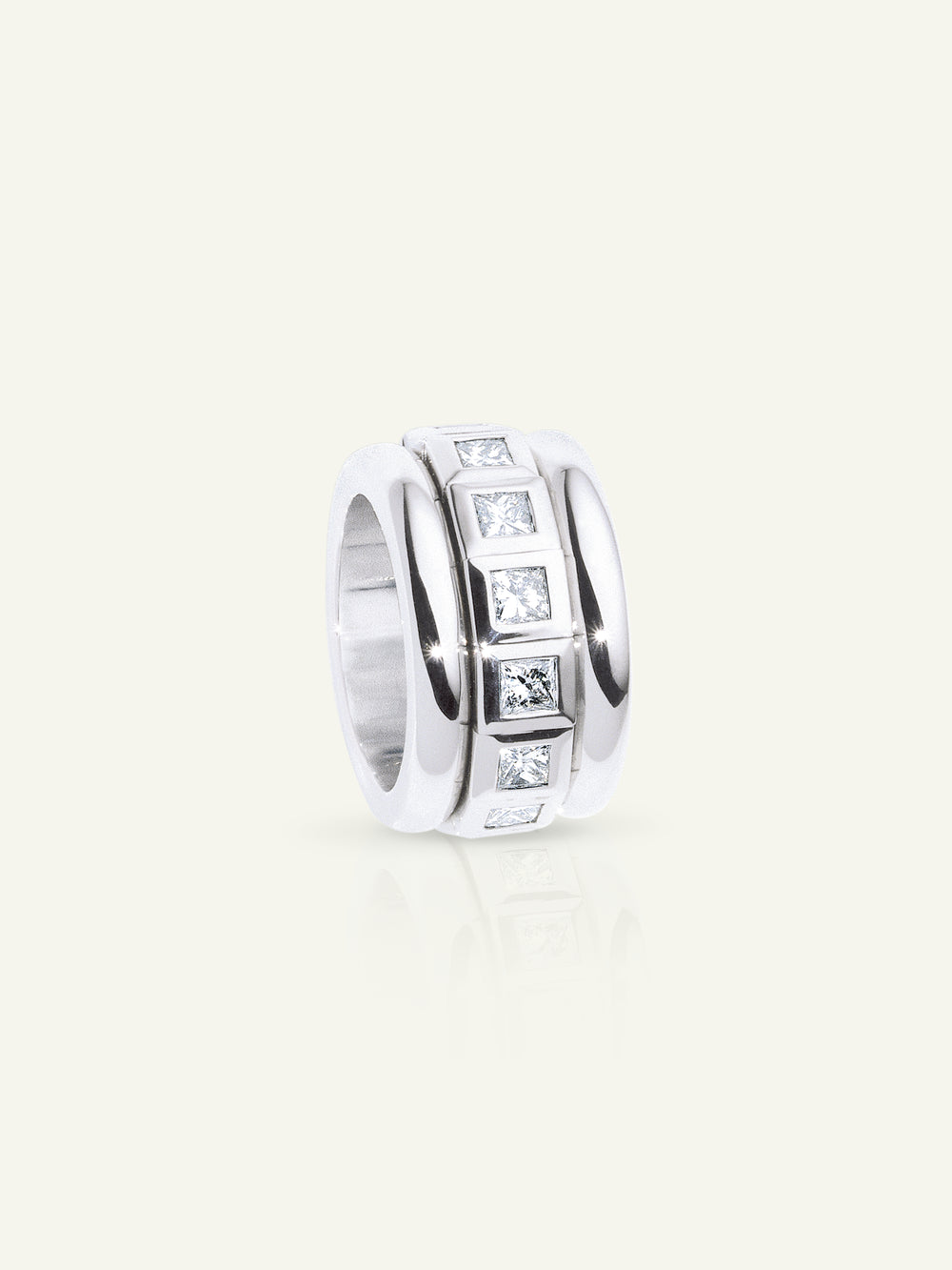 CURRICULUM VITAE 77 Ring with Princess Cut Diamonds
