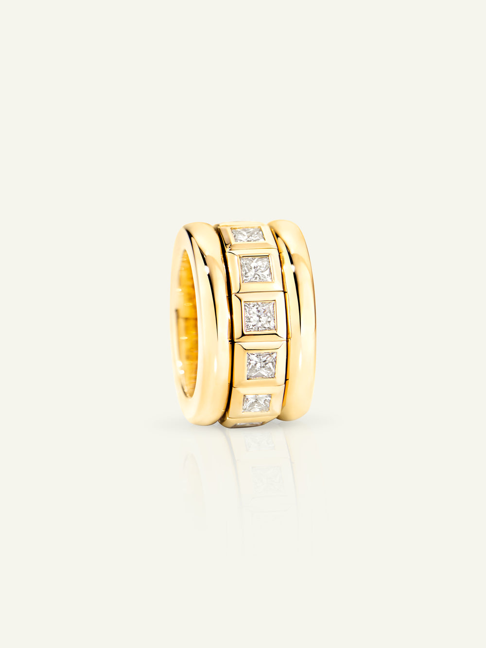 CURRICULUM VITAE 77 Ring with Princess Cut Diamonds