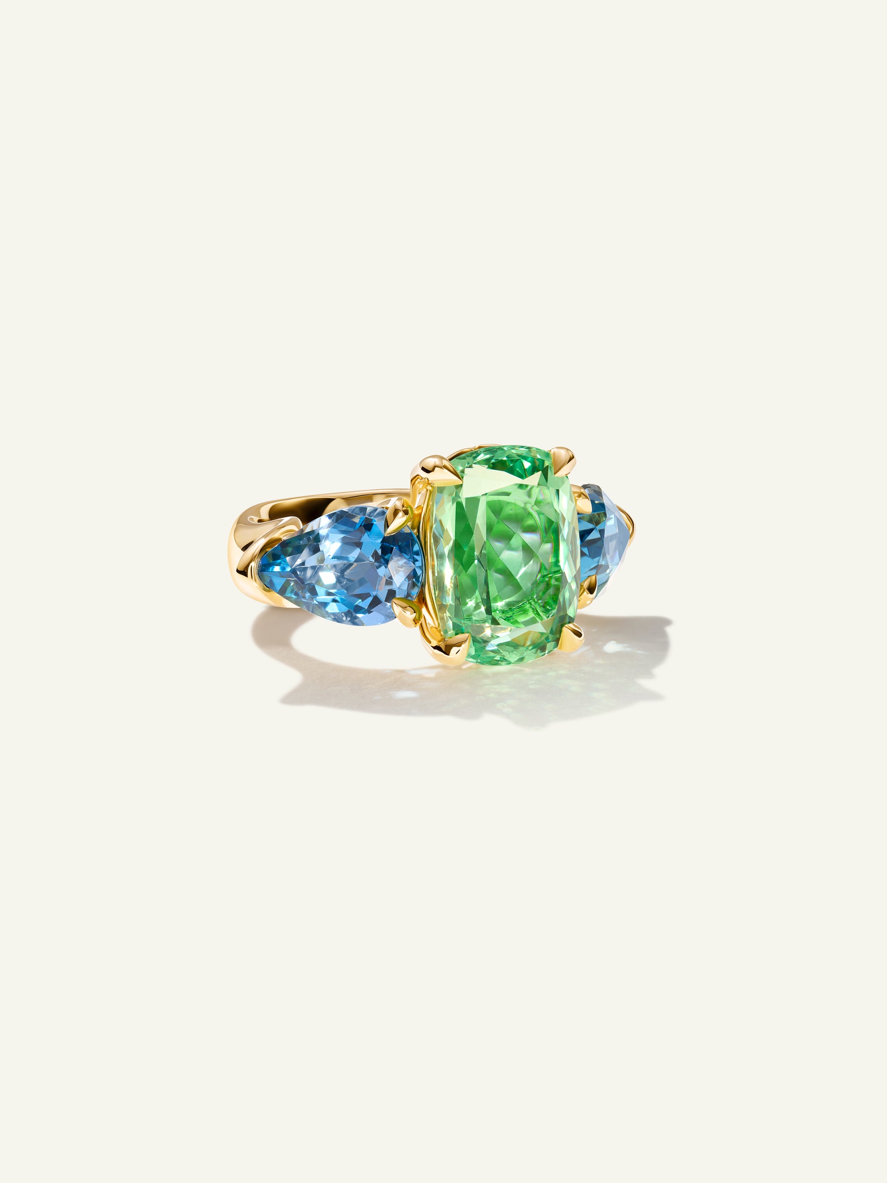GLAMOUR Ring with Grossular Garnet and Aquamarines