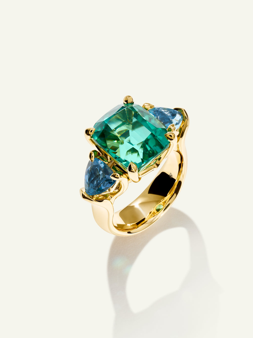 GLAMOUR Ring with Lagoon Green Tourmaline and Aquamarines