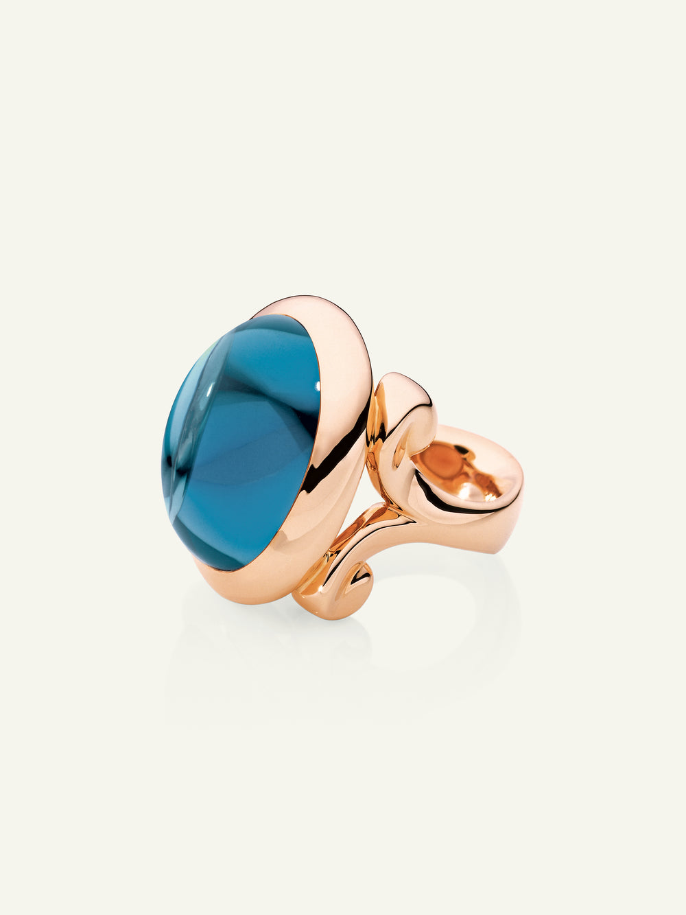 HIPPIE GLAM Large Ring with London Topaz