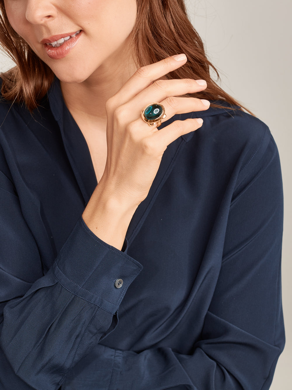 HIPPIE GLAM Small Ring with London Topaz