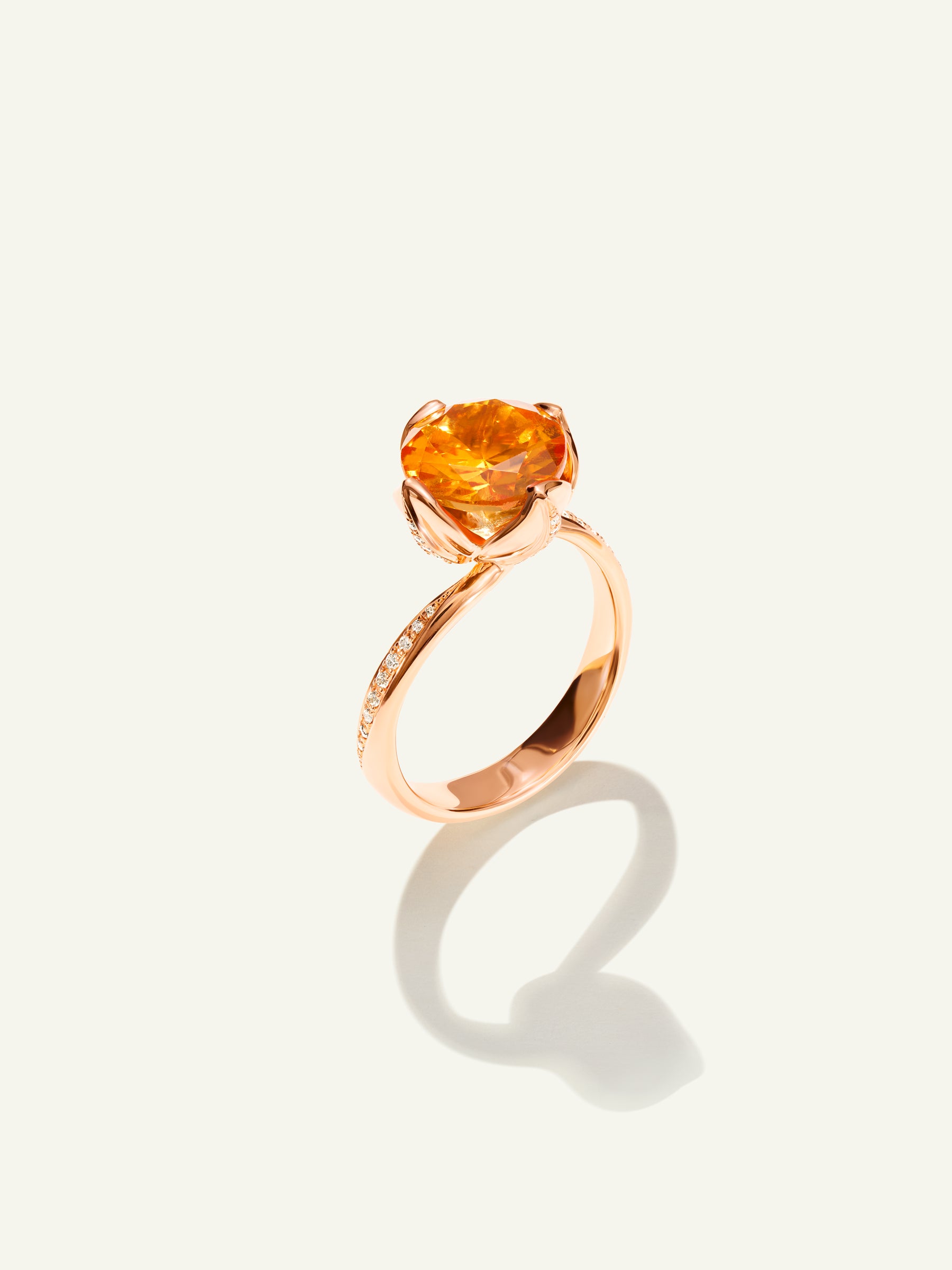 R-TUL-Man3.7-p-rg | TULIP Ring with Mandarin Garnet
